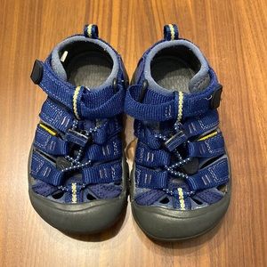 Keen toddler sandals size 8 - used but great condition, blue and yellow